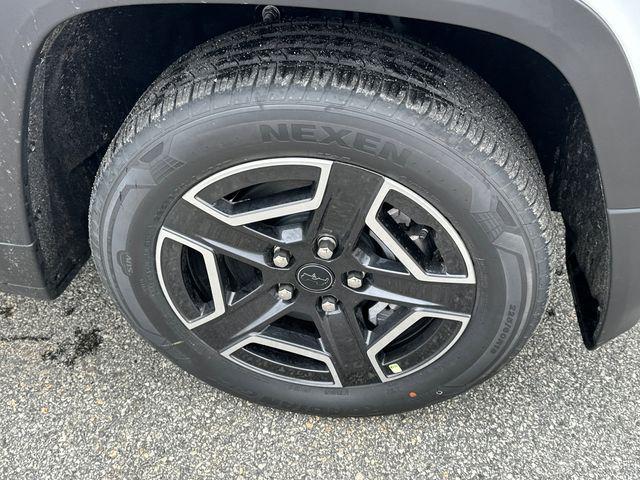 new 2026 Jeep Cherokee car, priced at $43,040