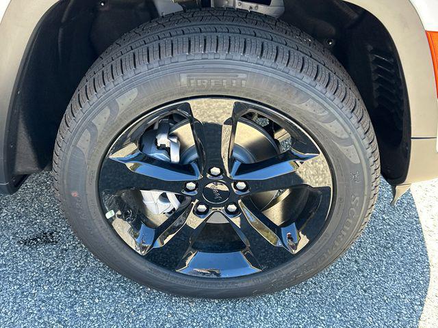 new 2025 Jeep Grand Cherokee car, priced at $48,029