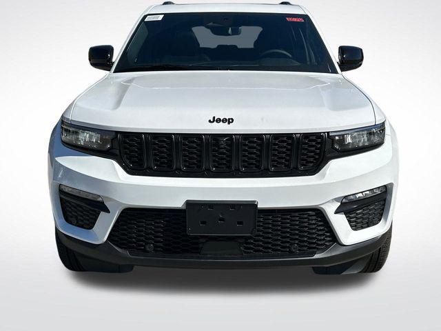 new 2025 Jeep Grand Cherokee car, priced at $48,029