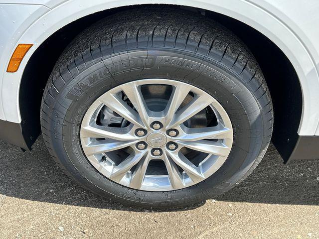 new 2025 Cadillac XT5 car, priced at $42,915