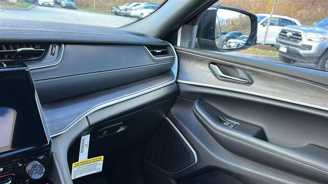 new 2025 Jeep Grand Cherokee car, priced at $48,565