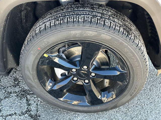 new 2026 Jeep Grand Cherokee car, priced at $45,853