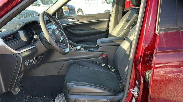 new 2026 Jeep Grand Cherokee car, priced at $46,120