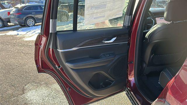 new 2026 Jeep Grand Cherokee car, priced at $46,120