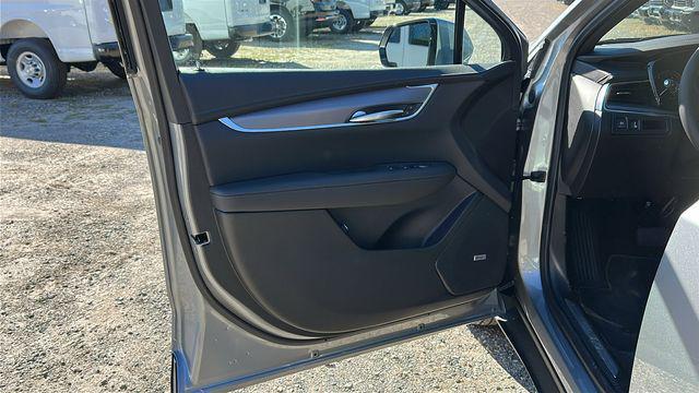 new 2025 Cadillac XT5 car, priced at $41,790