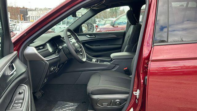 new 2026 Jeep Grand Cherokee L car, priced at $40,999