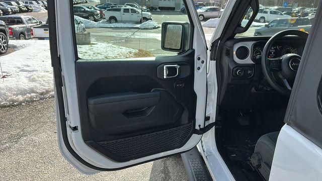 new 2026 Jeep Wrangler car, priced at $39,275