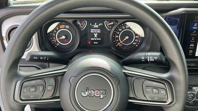 new 2026 Jeep Wrangler car, priced at $39,275