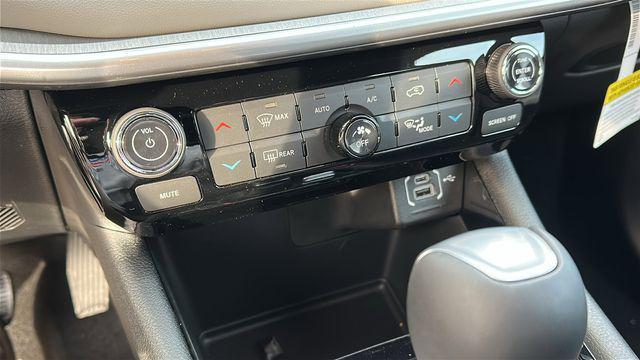 new 2026 Jeep Compass car, priced at $30,385