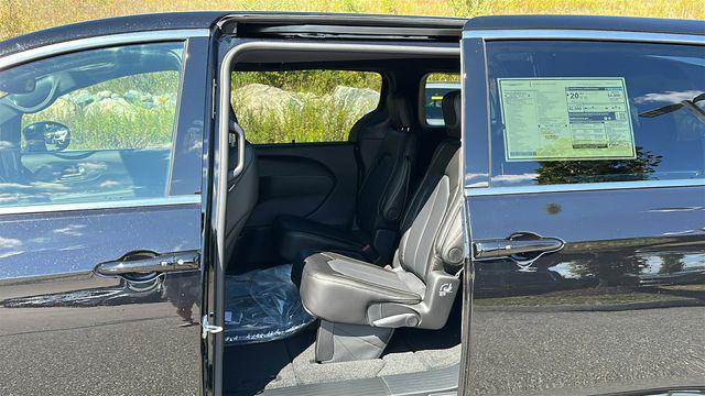 new 2026 Chrysler Pacifica car, priced at $43,002
