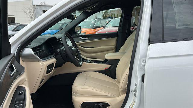 new 2026 Jeep Grand Cherokee car, priced at $42,428