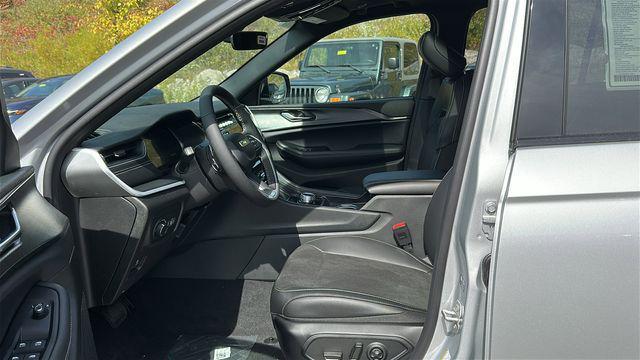 new 2025 Jeep Grand Cherokee car, priced at $39,459