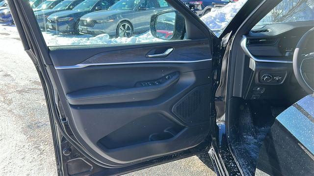 new 2026 Jeep Grand Cherokee car, priced at $46,656