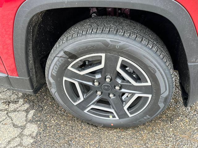 new 2026 Jeep Cherokee car, priced at $38,670