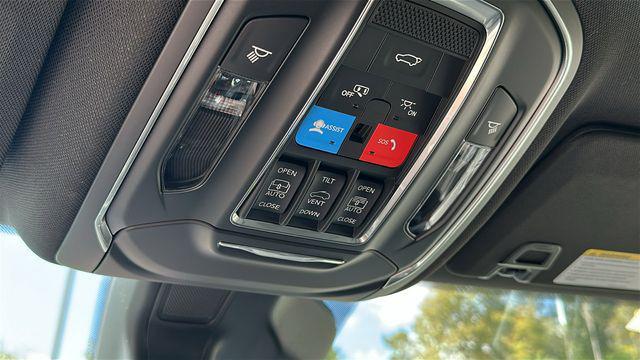 new 2025 Jeep Grand Cherokee car, priced at $42,777