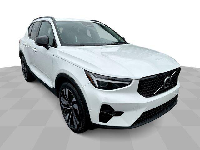 new 2025 Volvo XC40 car, priced at $43,680