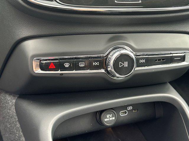 new 2025 Volvo XC40 car, priced at $43,680