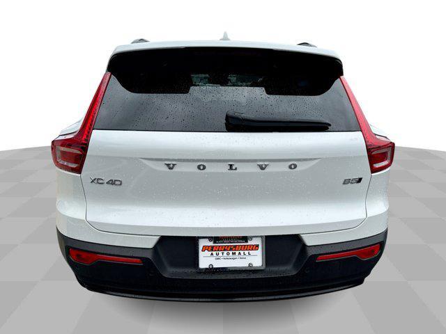 new 2025 Volvo XC40 car, priced at $43,680