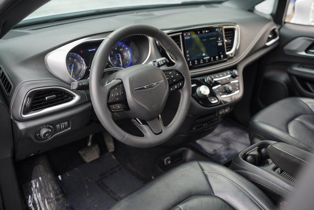 used 2022 Chrysler Pacifica car, priced at $26,992