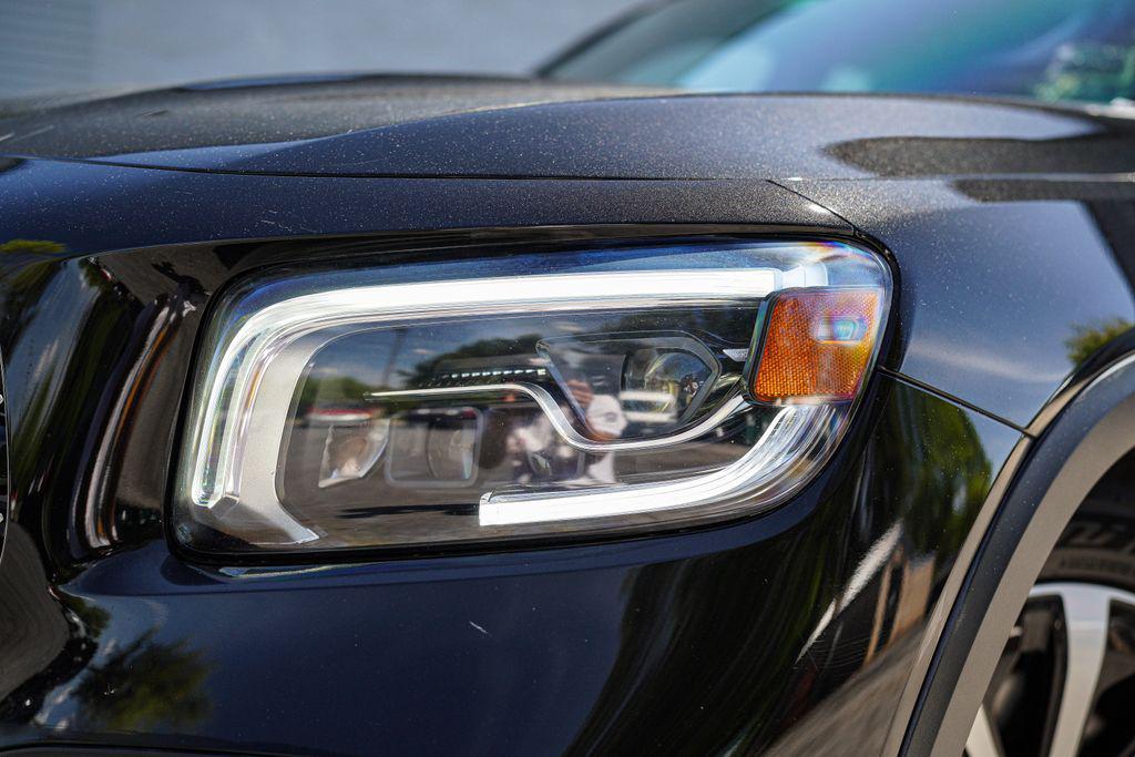 used 2021 Mercedes-Benz GLB 250 car, priced at $23,592