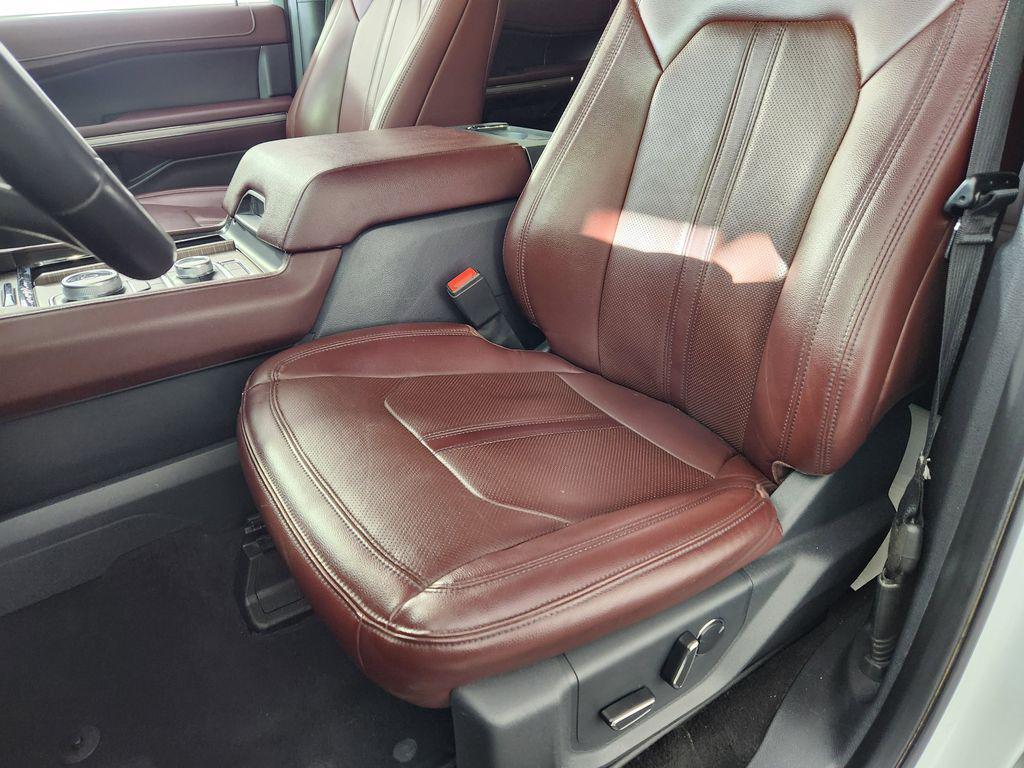 used 2023 Ford Expedition car, priced at $44,413