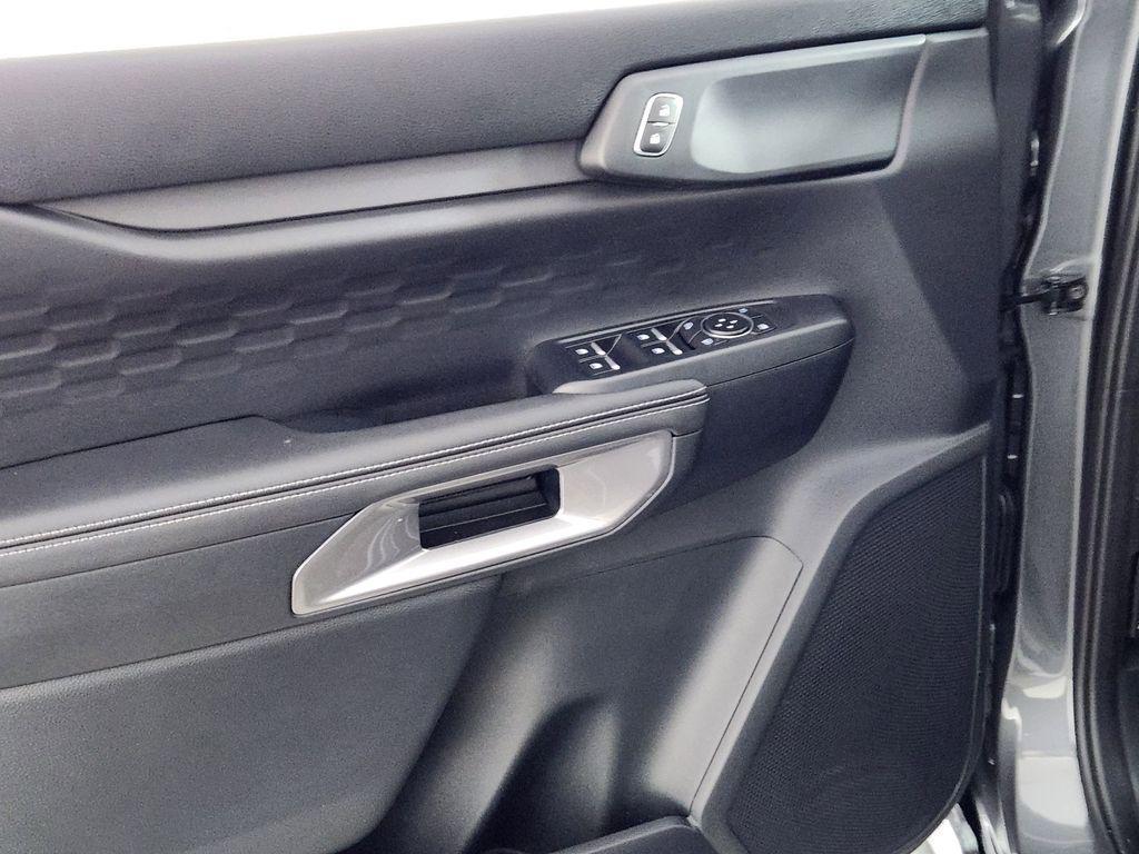 new 2025 Ford Ranger car, priced at $40,405