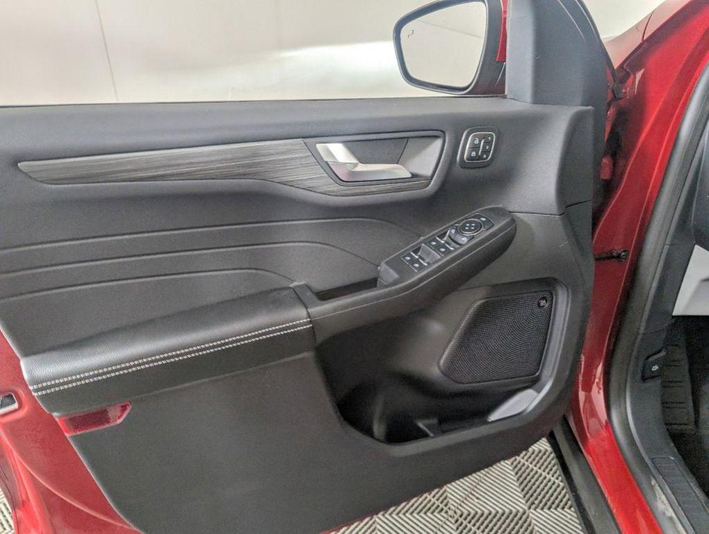 new 2025 Ford Escape PHEV car, priced at $34,577