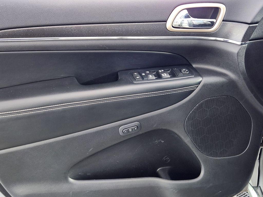 used 2016 Jeep Grand Cherokee car, priced at $12,915