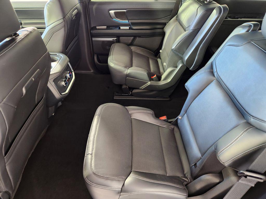 new 2025 Ford Expedition car, priced at $80,675