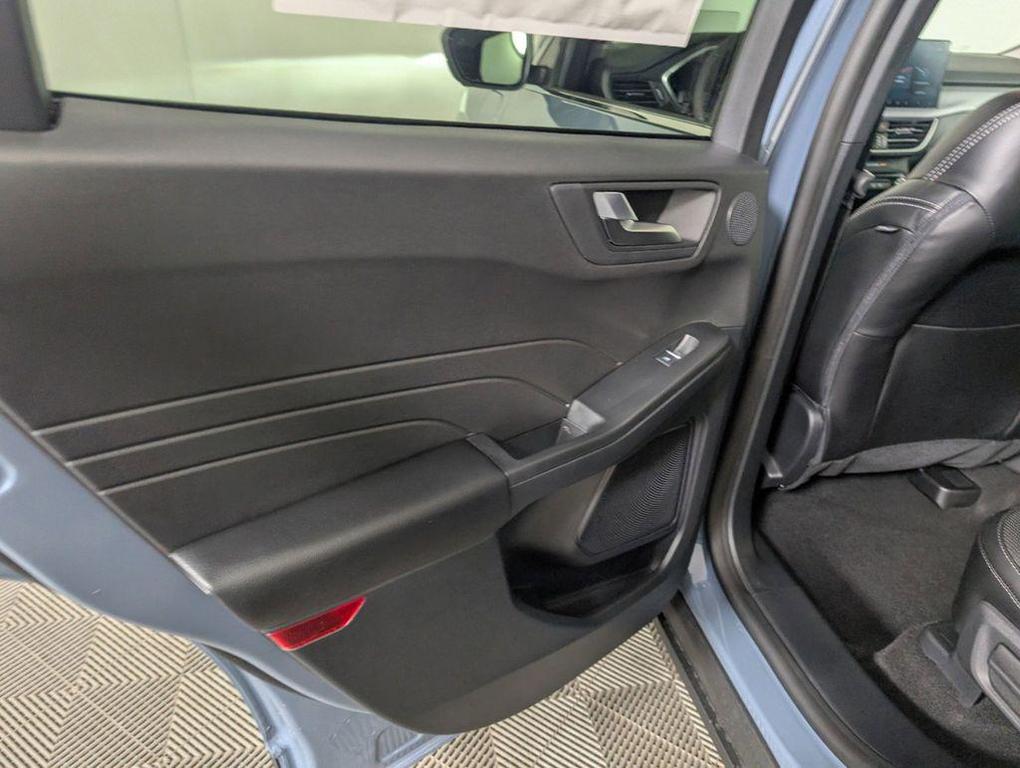 new 2025 Ford Escape PHEV car, priced at $35,589