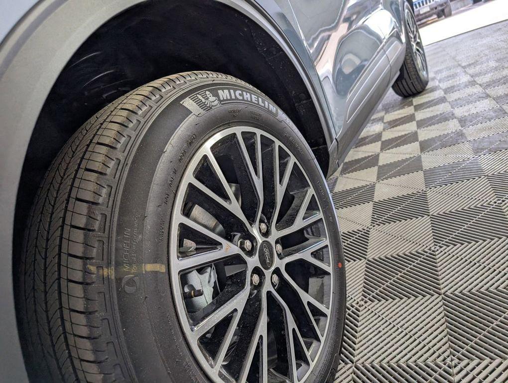 new 2025 Ford Escape PHEV car, priced at $35,589