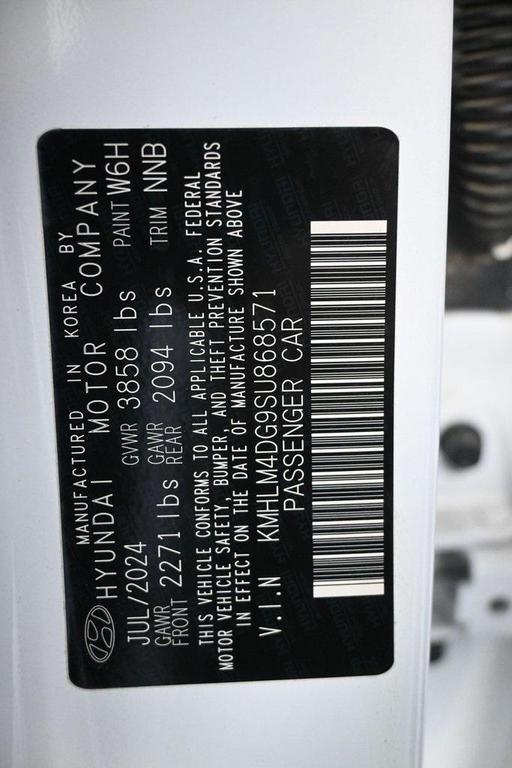 used 2025 Hyundai Elantra car, priced at $17,999