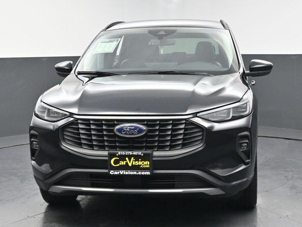 used 2025 Ford Escape car, priced at $25,999