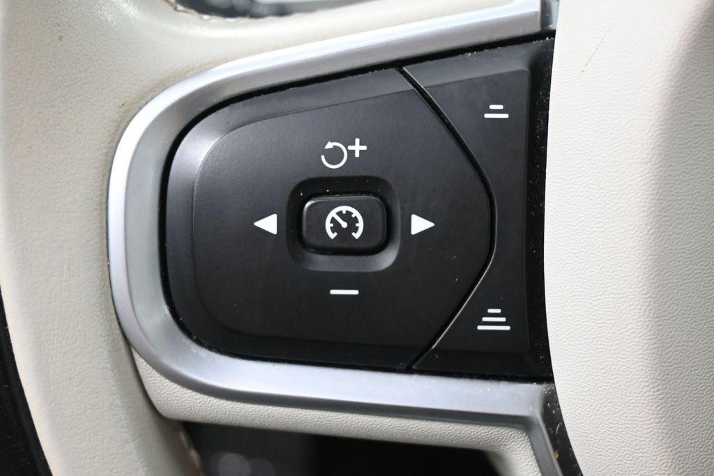 used 2022 Volvo XC60 car, priced at $26,298