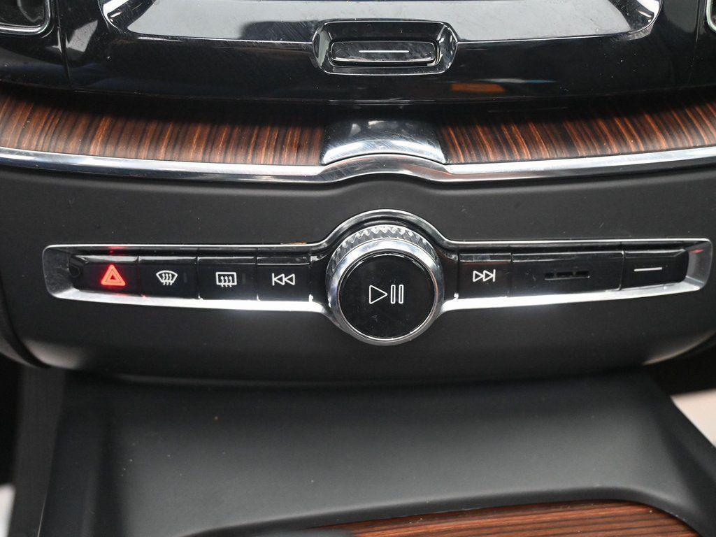 used 2023 Volvo XC60 car, priced at $28,999