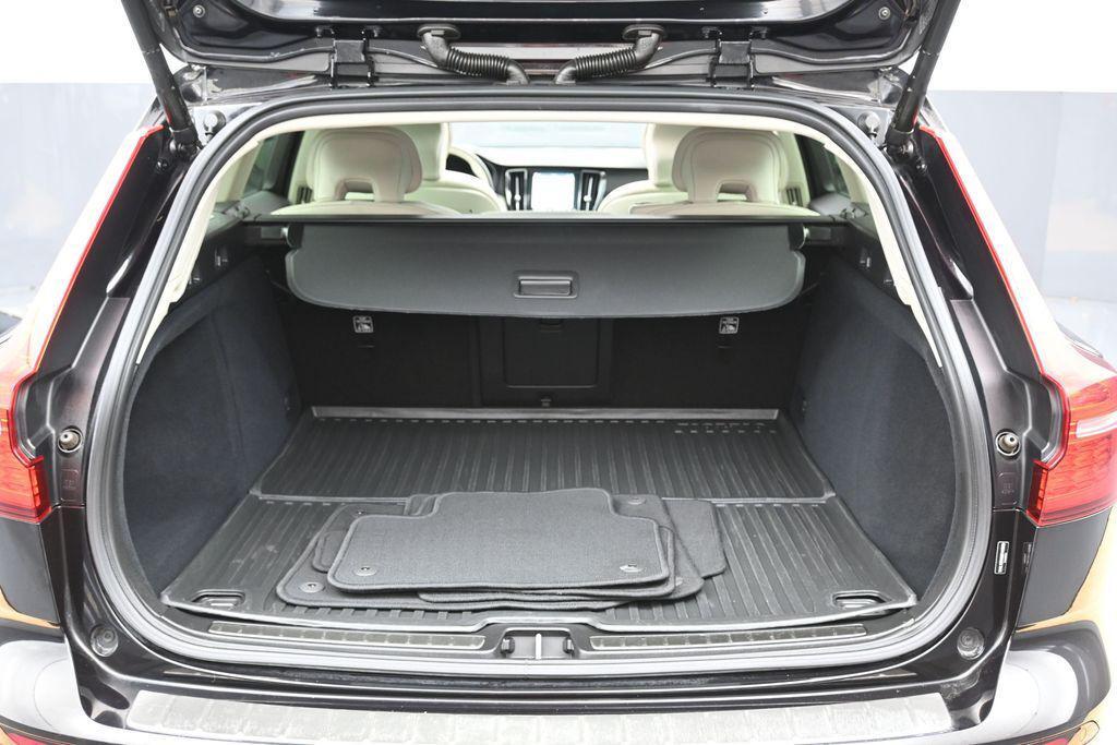 used 2025 Volvo V60 Cross Country car, priced at $35,798