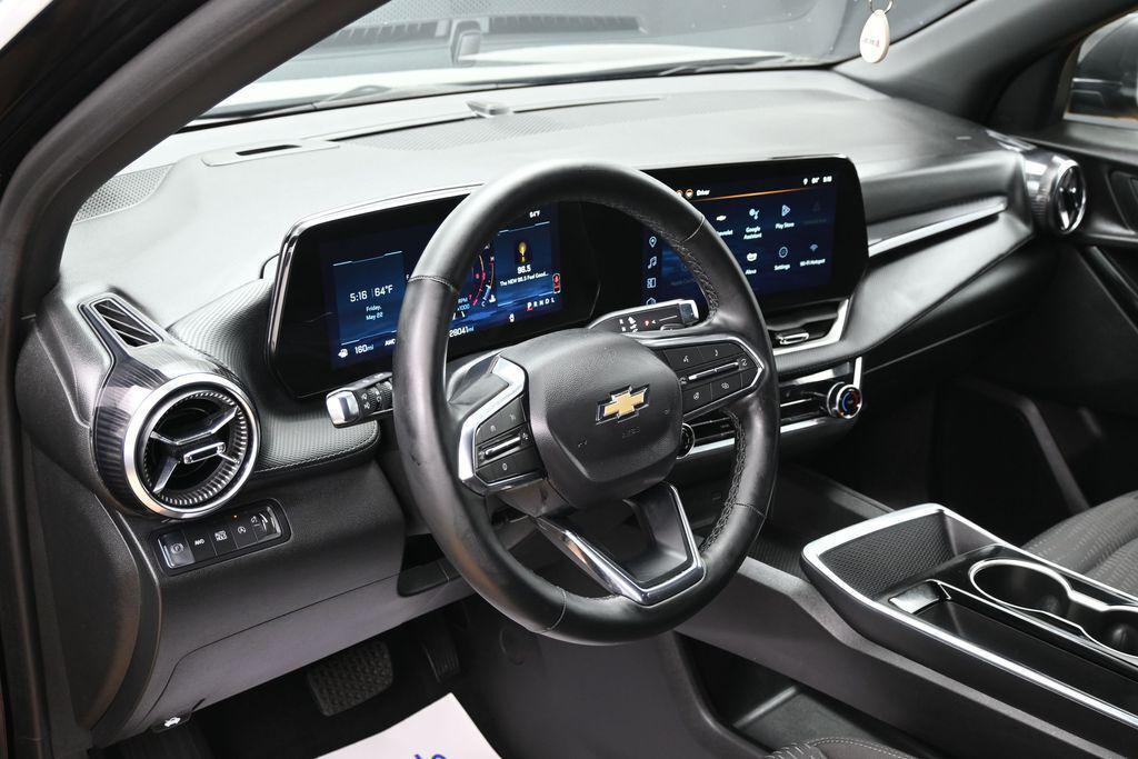 used 2025 Chevrolet Equinox car, priced at $27,798