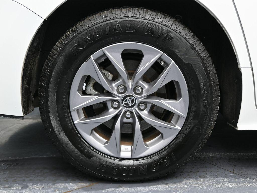 used 2024 Toyota Sienna car, priced at $31,999