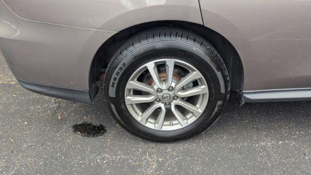 used 2014 Nissan Pathfinder car, priced at $5,700