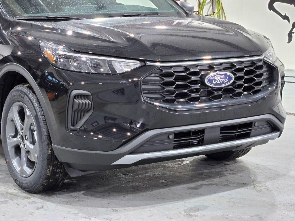 new 2025 Ford Escape car, priced at $35,599