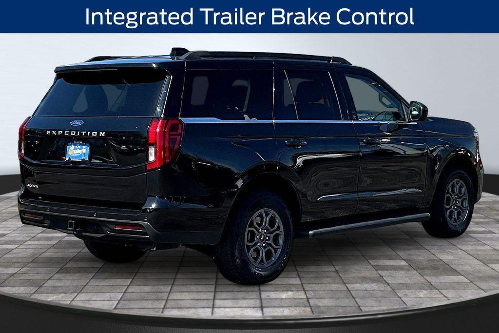 used 2025 Ford Expedition car, priced at $58,112
