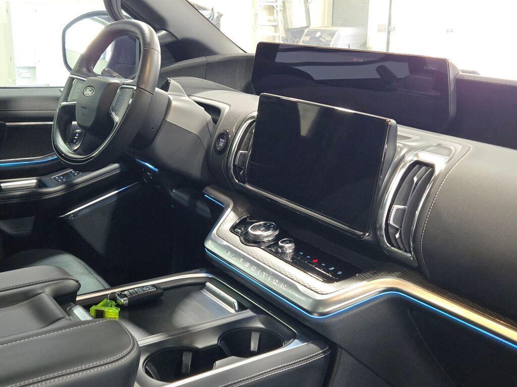 used 2025 Ford Expedition car, priced at $77,999