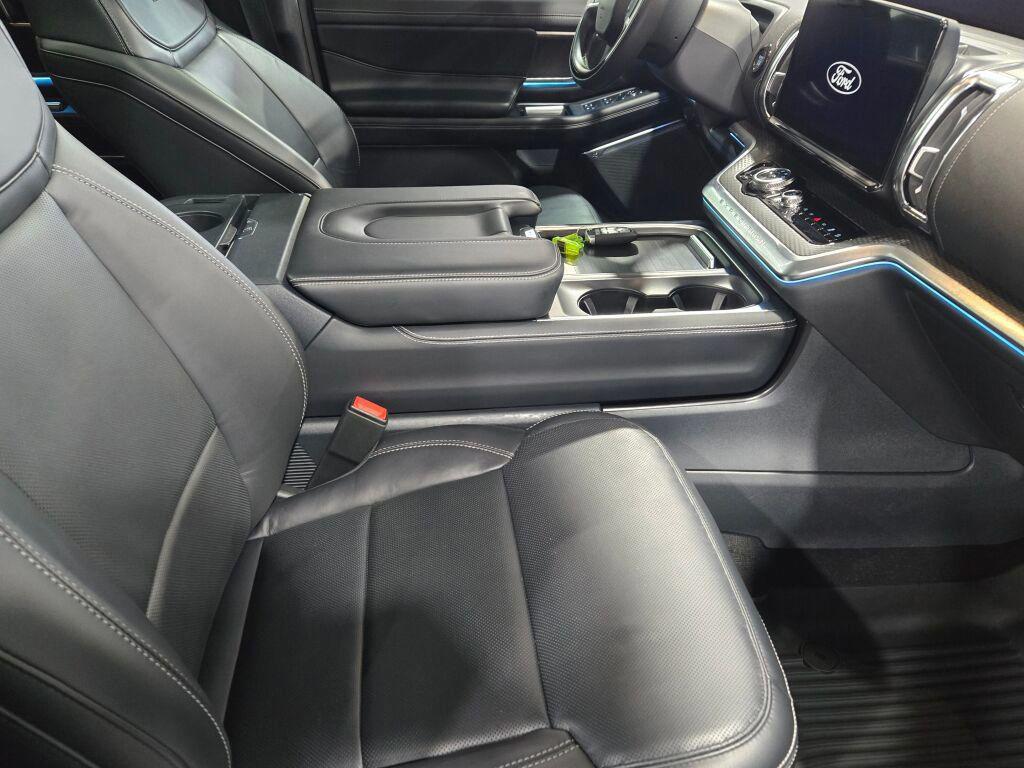 used 2025 Ford Expedition car, priced at $77,999