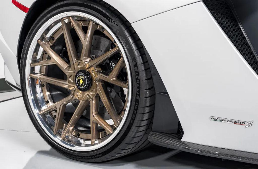 used 2018 Lamborghini Aventador S car, priced at $429,991