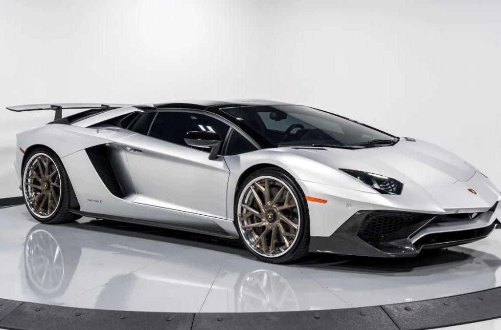 used 2018 Lamborghini Aventador S car, priced at $429,991