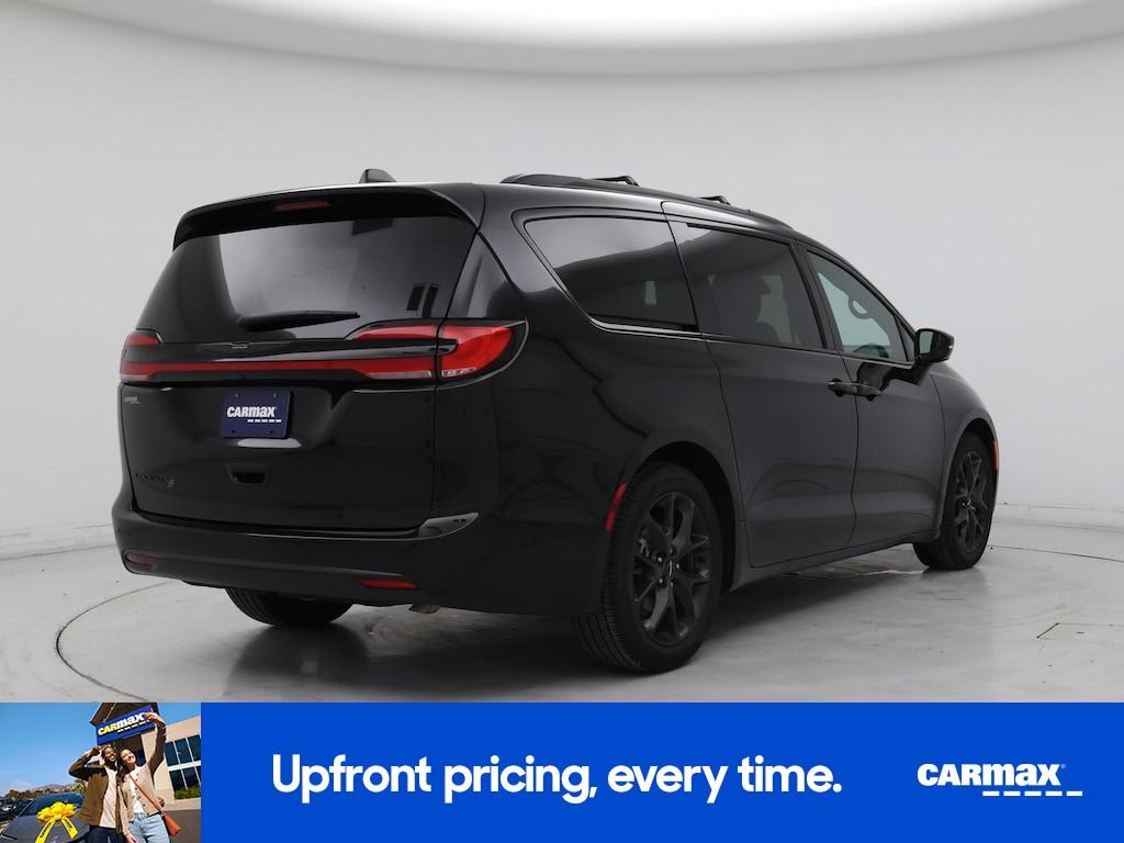 used 2024 Chrysler Pacifica car, priced at $39,998