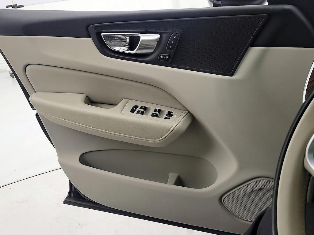 used 2022 Volvo XC60 car, priced at $27,998