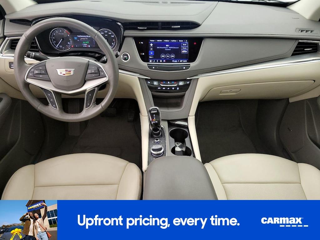 used 2022 Cadillac XT5 car, priced at $28,998