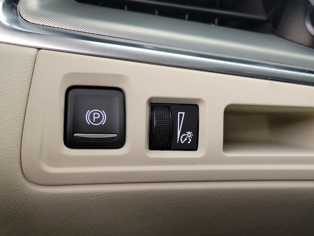 used 2022 Cadillac XT5 car, priced at $28,998