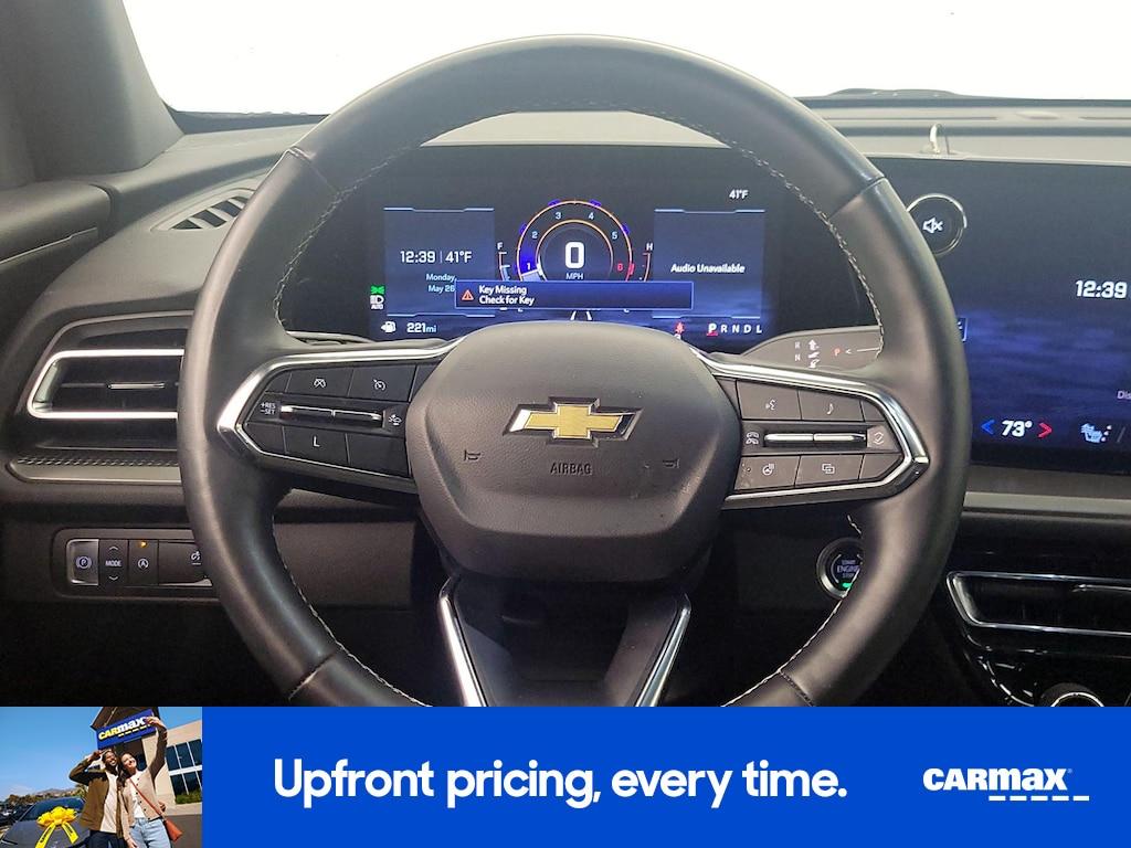 used 2025 Chevrolet Traverse car, priced at $34,998